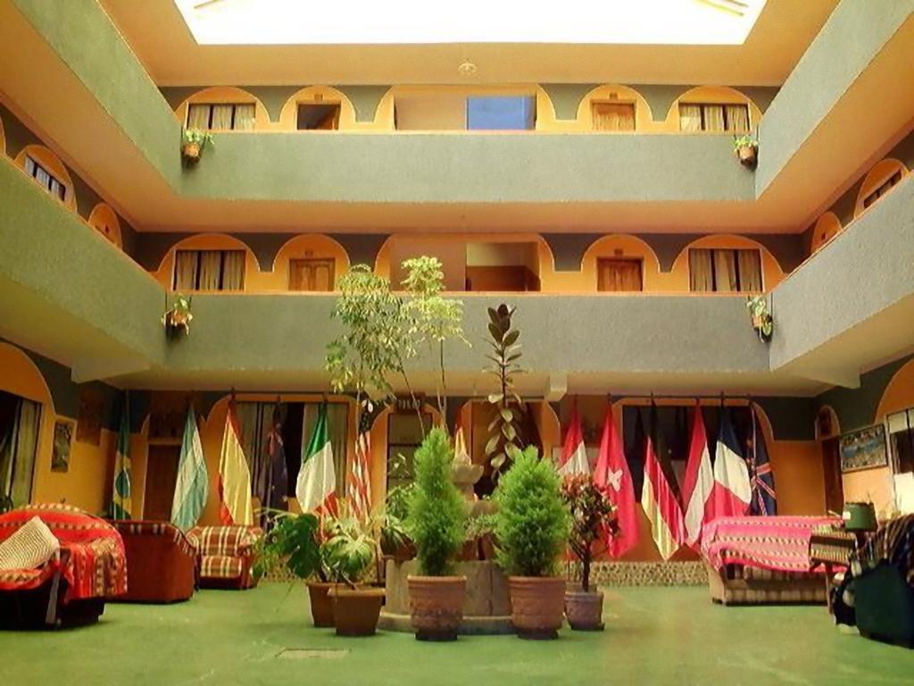 Hotel Utama Copacabana  Esterno foto