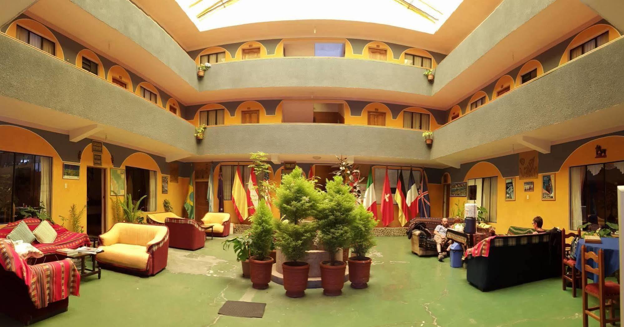Hotel Utama Copacabana  Esterno foto